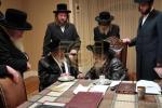 כ"ק אדמו"ר מפינסק קארלין שליט"א באזוכט אין קרית יואל 