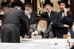 כ"ק אדמו"ר מבאבוב שליט"א ביים סעודת הילולא פון האדמו"ר הראשון מבאבוב זי"ע 
