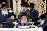 כ"ק אדמו"ר מבאבוב שליט"א ביים סעודת הילולא פון האדמו"ר הראשון מבאבוב זי"ע 
