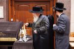 יארצייט פון הרה"ק  מבאבוב זצ"ל ביי בנו כ"ק אדמו"ר מבאבוב שליט"א 