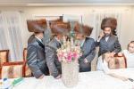 Main image for מתפּללי ביהמ"ד אַרגענטינא אין קרית יואל פרייען זיך ביים הכנס"ת פון א הערליכע ספרד'ישע ספר תורה