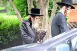 כ"ק אדמו"ר מסקולען שליט"א אויף אפרוה אין קרית יואל בילדער י. שטיין