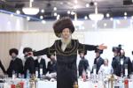 שבע ברכות לבן הרה"צ רבי  אלימלך בידערמאן שליט"א צילום א. אייזנבאך