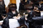 א' סליחות בחצר הקודש סקווירא 