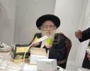 כ"ק  אדמו"ר מצאנז קלויזענבורג שליט"א ביים באקוקן אתרוגים