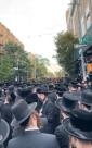 Main image for ערשטע בילדער: מעמד עצרת אין די בארא פארקער גאסן לאור המצב בארץ הקודש 