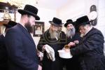 מעמד סיום כתיבת ספר תורה בחצר הקודש פינסק קארלין 