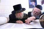 מעמד סיום כתיבת ספר תורה בחצר הקודש פינסק קארלין 