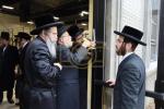 מעמד קביעת מזוזה אינעם נייעם זאל עטרת גנענדיל אין מאנסי 