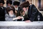 שמחת החתונה פון נכדת כ"ק אדמו"ר מספינקא שליט"א .  בן בנו הגדול הרה"צ אב"ד ספינקא שליט"א