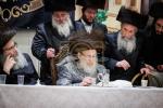 שמחת החתונה פון נכדת כ"ק אדמו"ר מספינקא שליט"א .  בן בנו הגדול הרה"צ אב"ד ספינקא שליט"א