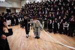 שמחת החתונה פון נכדת כ"ק אדמו"ר מספינקא שליט"א .  בן בנו הגדול הרה"צ אב"ד ספינקא שליט"א