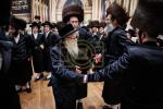 שמחת החתונה פון נכדת כ"ק אדמו"ר מספינקא שליט"א .  בן בנו הגדול הרה"צ אב"ד ספינקא שליט"א