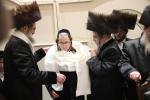 שמחת החתונה פון נכדת כ"ק אדמו"ר מספינקא שליט"א .  בן בנו הגדול הרה"צ אב"ד ספינקא שליט"א