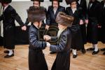 שמחת החתונה פון נכדת כ"ק אדמו"ר מספינקא שליט"א .  בן בנו הגדול הרה"צ אב"ד ספינקא שליט"א