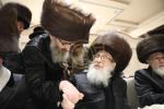 שמחת החתונה פון נכדת כ"ק אדמו"ר מספינקא שליט"א .  בן בנו הגדול הרה"צ אב"ד ספינקא שליט"א