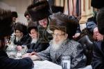 שמחת החתונה פון נכדת כ"ק אדמו"ר מספינקא שליט"א .  בן בנו הגדול הרה"צ אב"ד ספינקא שליט"א