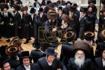 שמחת החתונה פון נכדת כ"ק אדמו"ר מספינקא שליט"א .  בן בנו הגדול הרה"צ אב"ד ספינקא שליט"א