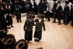 שמחת החתונה פון נכדת כ"ק אדמו"ר מספינקא שליט"א .  בן בנו הגדול הרה"צ אב"ד ספינקא שליט"א