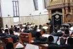 הגאה"צ המשפיע רבי אביש צינוירט שליט"א טרעט אויף מיט א שיחת הכנה לקראת חג השבועות און היכל הישיבה הגדולה "חכמת התורה" מיסודו פון כ"ק  גאב"ד ירושלים הגרי"ט ווייס זצוק"ל 