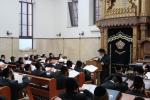 הגאה"צ המשפיע רבי אביש צינוירט שליט"א טרעט אויף מיט א שיחת הכנה לקראת חג השבועות און היכל הישיבה הגדולה "חכמת התורה" מיסודו פון כ"ק  גאב"ד ירושלים הגרי"ט ווייס זצוק"ל 