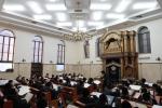 הגאה"צ המשפיע רבי אביש צינוירט שליט"א טרעט אויף מיט א שיחת הכנה לקראת חג השבועות און היכל הישיבה הגדולה "חכמת התורה" מיסודו פון כ"ק  גאב"ד ירושלים הגרי"ט ווייס זצוק"ל 