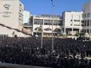 ערשטע בילדער: מסע הלוי' פון הרבנית אשת הפני מנחם מגור ע"ה 