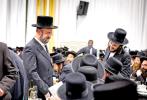 גרויסארטיגע סיום מסכת אין ראמען פון חבורת זכרו אין קרית יואל בראשות כ"ק אדמו"ר מסאטמאר שליט"א 