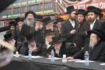 בילדער און ווידיאוס: אסיפת הרבנים נגד גזירת הגיוס 