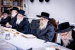 כ"ק אדמו"ר מסאטמאר שליט"א ביי תפילת שחרית ואמירת הלל  שלחנו הטהור לכבוד ר"ח נאך תפילת שחרית אין ישיבה גדולה שיעור ד'.