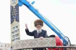 נאך בילדער פונעם מעמד יציקת הבורות פאר ביהמ"ד הגדול מרכז חסידי ויזניץ