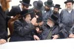כ"ק אדמו"ר מתולדות אברהם יצחק שליט"א באזוכט ביי הרה"ק רבי יעקב מאיר שעכטער שליט"א