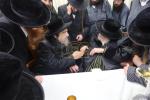 כ"ק אדמו"ר מתולדות אברהם יצחק שליט"א באזוכט ביי הרה"ק רבי יעקב מאיר שעכטער שליט"א