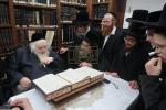 כ"ק אדמו"ר מסקולען ירושלים שליט"א באזוכט ביי כ"ק גאב"ד ירושלים שליט"א 