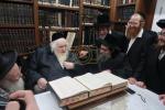 כ"ק אדמו"ר מסקולען ירושלים שליט"א באזוכט ביי כ"ק גאב"ד ירושלים שליט"א 