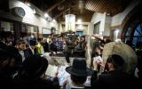 ערשטע בילדער פון רבי רבי ישעי'לעס יארצייט אין קערעסטירער זי"ע 