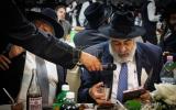 ערשטע בילדער פון רבי רבי ישעי'לעס יארצייט אין קערעסטירער זי"ע 