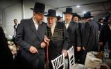 ערשטע בילדער פון רבי רבי ישעי'לעס יארצייט אין קערעסטירער זי"ע 