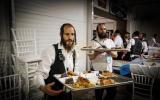 ערשטע בילדער פון רבי רבי ישעי'לעס יארצייט אין קערעסטירער זי"ע 
