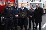 ענואל בריעד צוזאמען מיט NYPD, FDNY, DSNY ביי שריפת חמץ ערב פסח