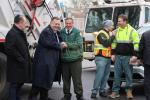 ענואל בריעד צוזאמען מיט NYPD, FDNY, DSNY ביי שריפת חמץ ערב פסח