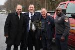 ענואל בריעד צוזאמען מיט NYPD, FDNY, DSNY ביי שריפת חמץ ערב פסח