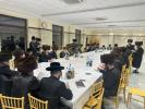 חלק ב' - דערהויבענע נסיעה פון הגה"צ אב"ד סאטמאר מאנסי שליט"א אויף מקומות הקדושים אין אייראפע