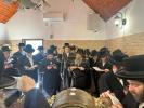 חלק ב' - דערהויבענע נסיעה פון הגה"צ אב"ד סאטמאר מאנסי שליט"א אויף מקומות הקדושים אין אייראפע