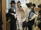 ברית פאר א אייניקל פון גאב"ד צאנז זוועהיל ביי זיין איידעם הרה"צ ר' יעקב ווידער בן גאב"ד לינז שליט"א, מוהל כ"ק אדמו"ר מסערדעהאלי שליט"א