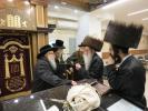 ברית פאר א אייניקל פון גאב"ד צאנז זוועהיל ביי זיין איידעם הרה"צ ר' יעקב ווידער בן גאב"ד לינז שליט"א,  מוהל כ"ק אדמו"ר מסערדעהאלי שליט"א 
