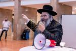 די נסיעה קיין קערעסטיר מיט ללכת
