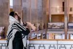 די נסיעה קיין קערעסטיר מיט ללכת