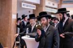 די נסיעה קיין קערעסטיר מיט ללכת