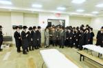 מעמד חנוכת הבית און קביעת מוזוה אין דעם נייעם בנין הישיבה לצעירים ד'סאטמאר אין וויליאמסבורג 